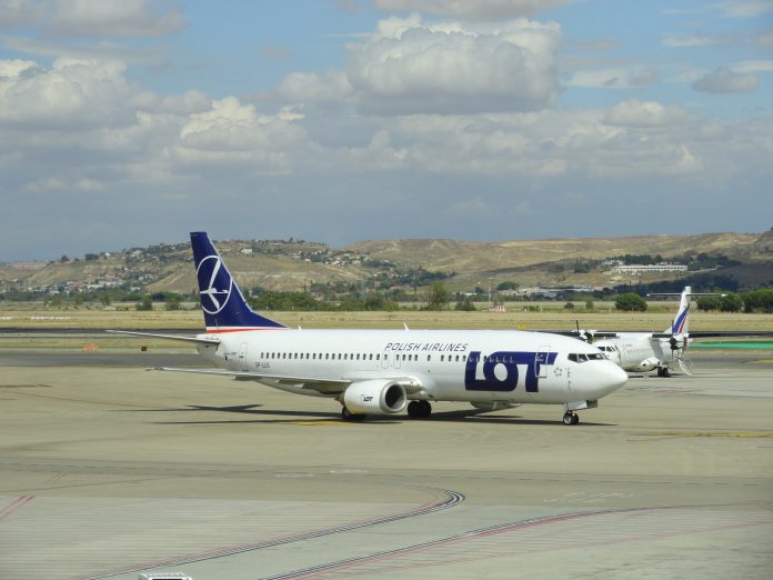 LOT Boeing 737 samolot