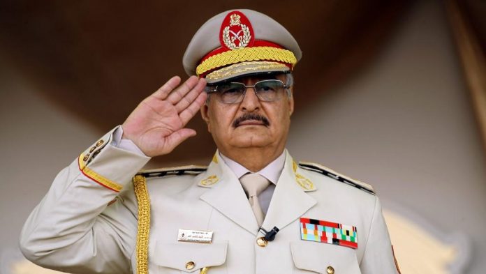 Użytkownicy Facebook ofiarami hakera podszywającego się pod libijskiego generała