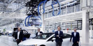 Erste Elektro-Limousine aus Mercedes-Benz Hightech-Produktion: Anlauf des EQS in der Factory 56 First electric saloon from Mercedes-Benz high-tech production facility: Start of production of the EQS at Factory 56