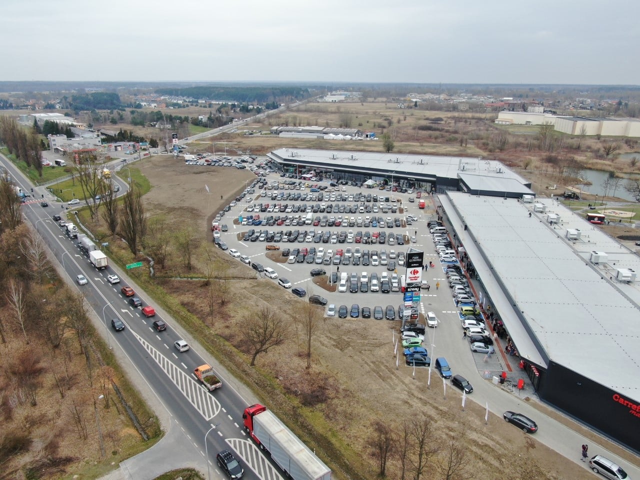 Prywatni inwestorzy coraz aktywniej działają na rynku handlowym