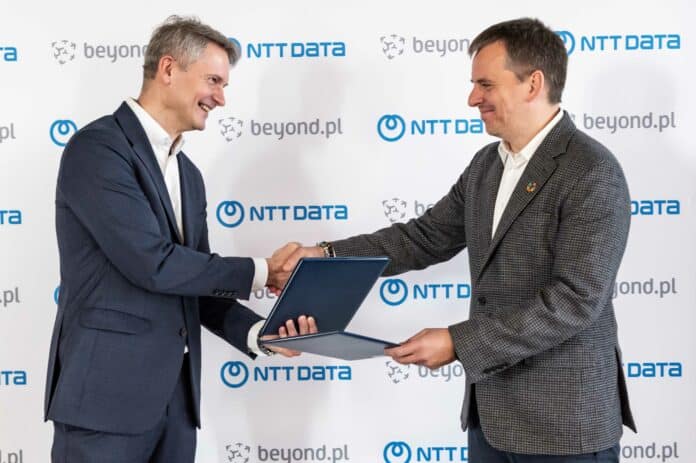 Od lewej Piotr Grzegorski, Prezes Zarządu NTT DATA Business Solutions sp. z o.o. i Wojciech Stramski, Prezes Zarządu w Beyond