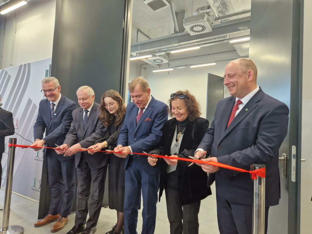 Studenckie Centrum Konstrukcyjne AGH rozpoczyna działalność, fot. AGH w Krakowie (2)