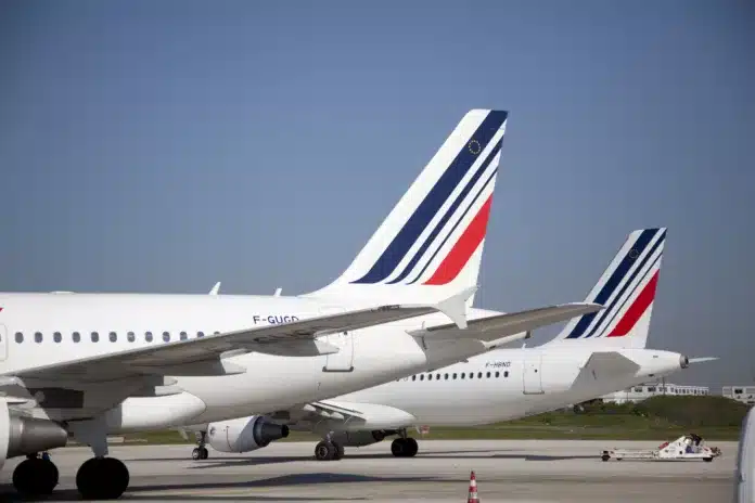 Air France A320 ogony lotnisko samolot